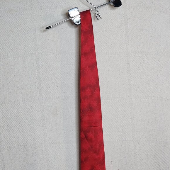 Sears Vintage Red All Silk Snowflake Pattern Holiday Musical Push Button Necktie - Picture 4 of 17